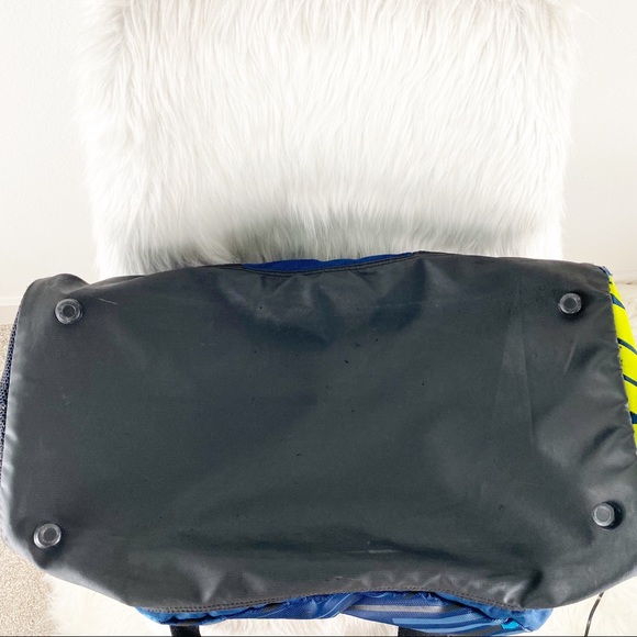 🧤SOLD🧤Nike Navy Blue Neon Green Duffle Gym Bag - Picture 6 of 8